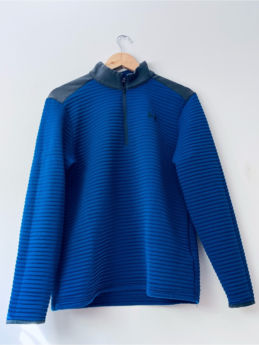 Under Armour Quarter-Zip Pullover Sweater, Men’s, Size M, Blue.